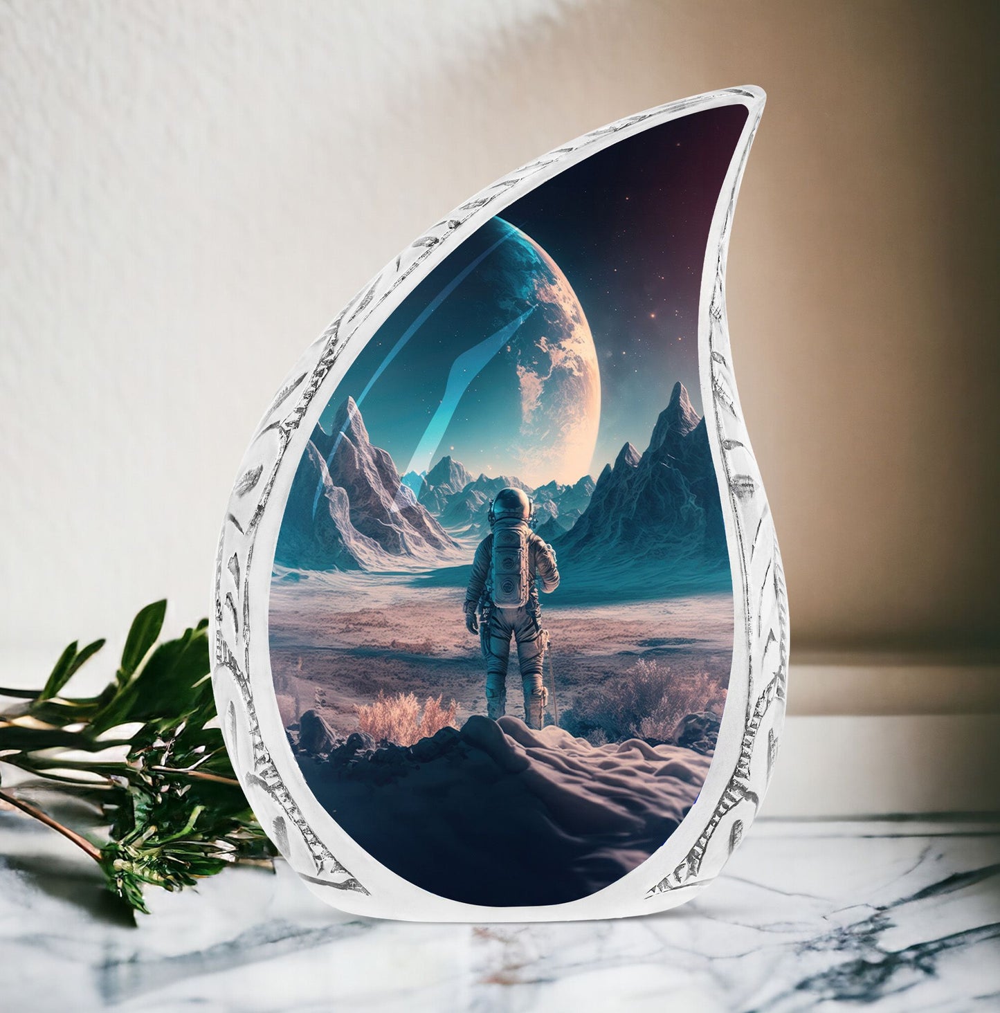 Beautiful atmosphere cosmonaut space-themed large urn for adult male human ashes, suitable for funeral decorations