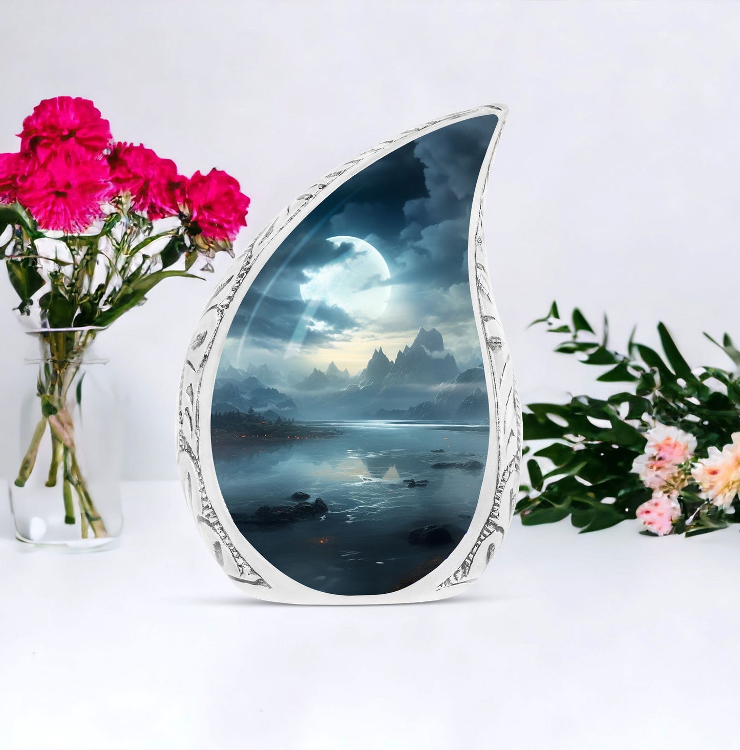 Medium-sized Moonlit Urns for men's ashes, suitable for funeral and burial purposes